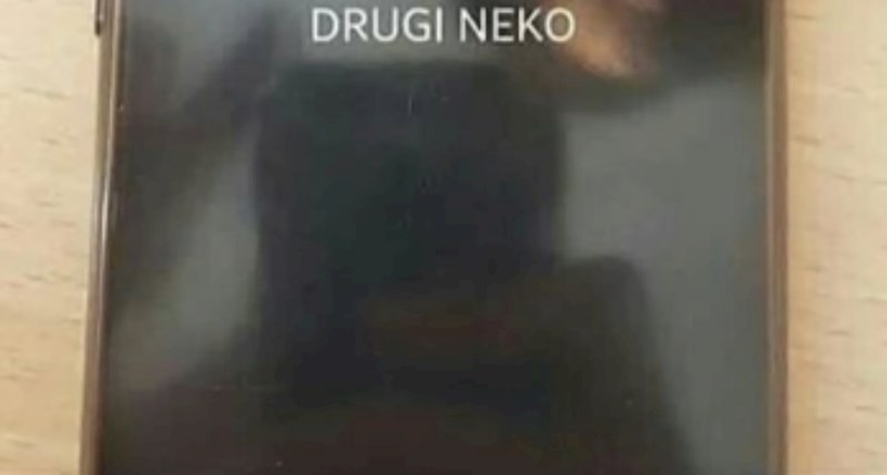 Mobitel ovog ostavljenog muškarca hit je na društvenim mrežama, morate vidjeti što je poručio bivšoj