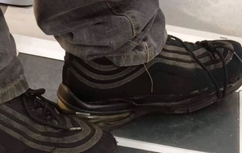 Putnik je u tramvaju uočio bizaran prizor, želudac će vam se okrenuti kad vidite stopala ovog tipa