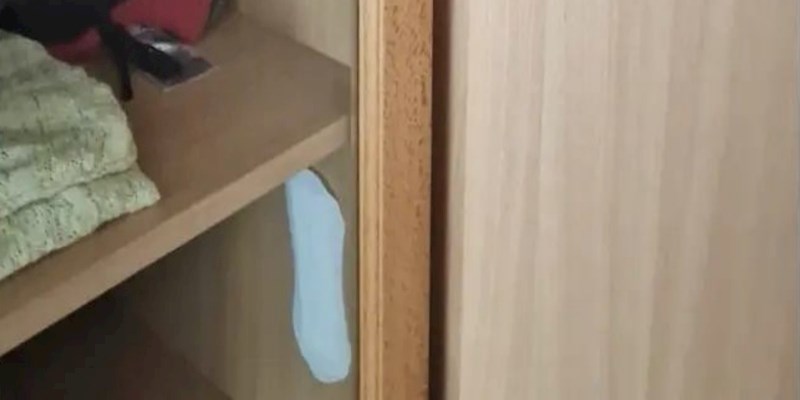 Bizaran detalj u nečijem ormaru nasmijao je ekipu na Fejsu, morate vidjeti ovaj hit