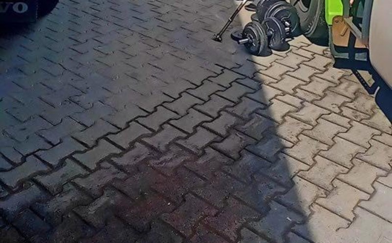 Vozač kamiona nasmijao je cijeli Balkan svojom tjelovježbom, fotka je odmah postala teški hit