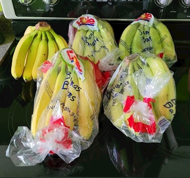 13. Naručila sam 4 banana