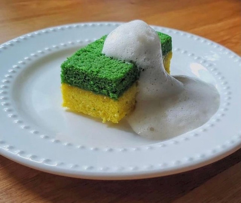 22. Domaći spužvasti kolač od limuna