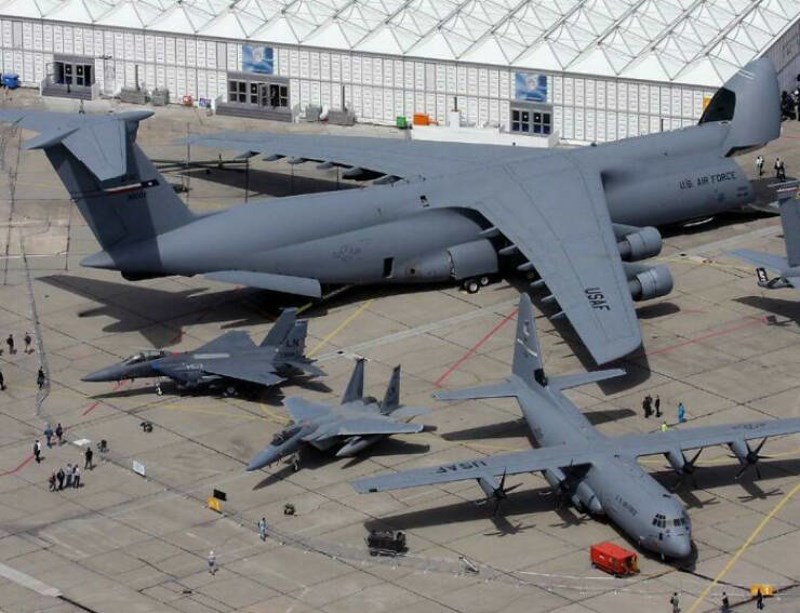 16. Nevjerojatno velik avion