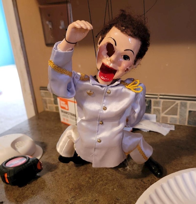 5. Kupili smo kuću i u podrumu pronašli suvenir od bivših vlasnika