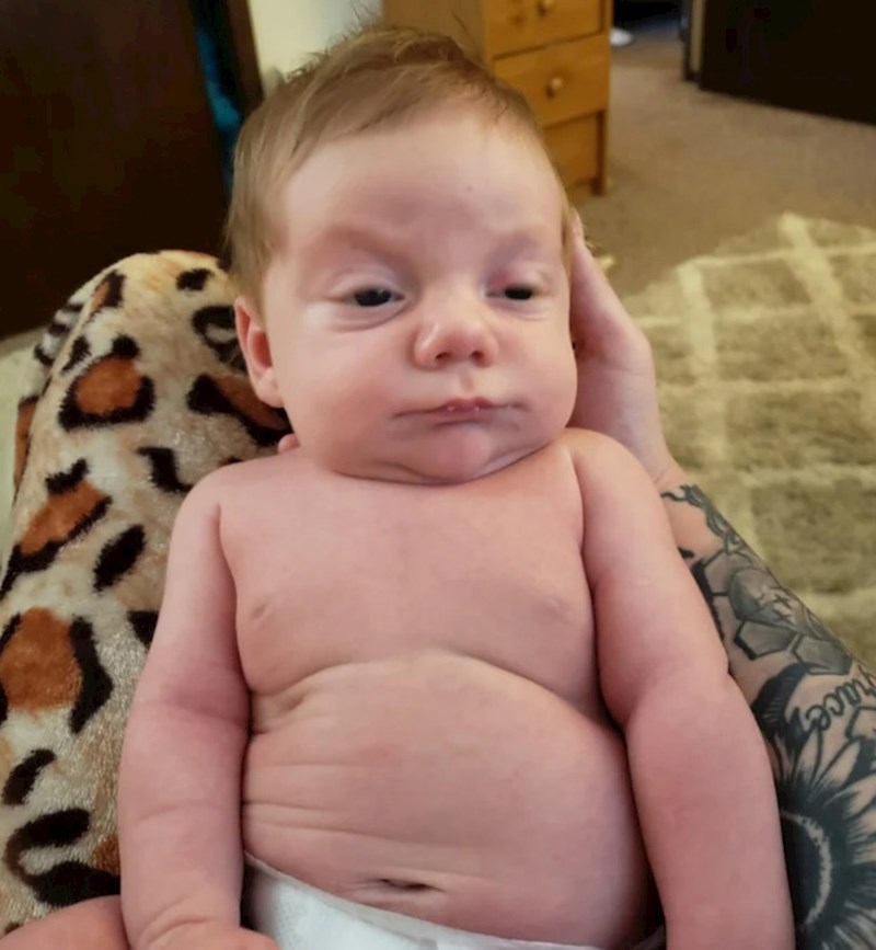 9. Beba koja nije impresionirana svijetom oko sebe