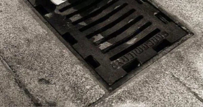 Tip je odlučio ukrasiti odvod pokraj kojeg svaki dan prolazi, prasnut ćete u smijeh kad vidite kako