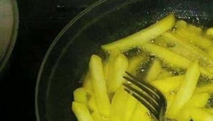 Balkanac je smislio kako da se zaštiti od prskanja vrućeg ulja iz tave, ljudi na FB-u su oduševljeni