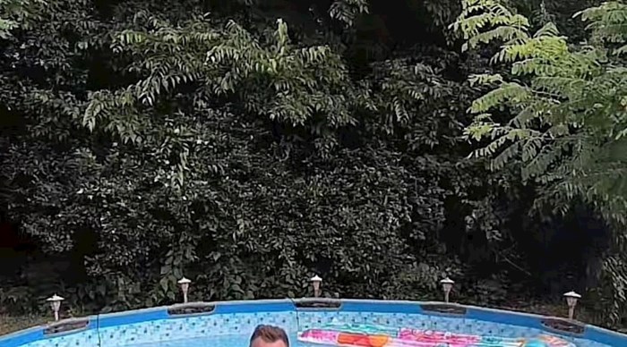 Fotku Mađara koji se zabavlja u bazenu lajkalo je preko 4 tisuće ljudi na FB-u, apsolutni je hit