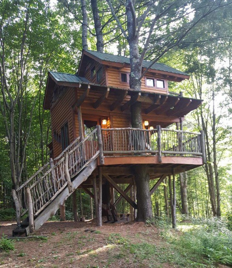 12. Djevojka i ja odsjeli smo u kućici na drvu