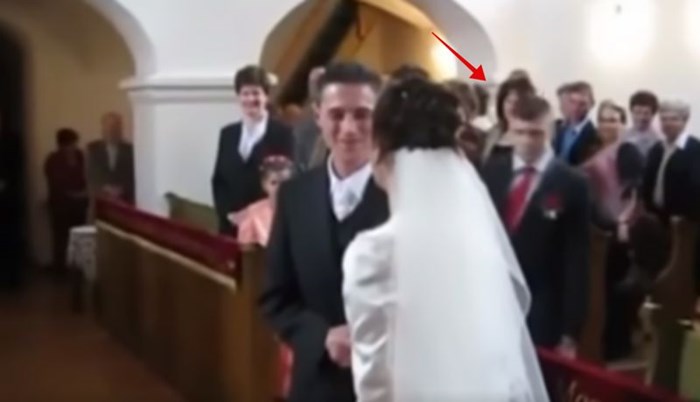 Snimka s jednog vjenčanja nasmijala je cijeli Balkan, pažljivo gledajte što se zbiva u pozadini