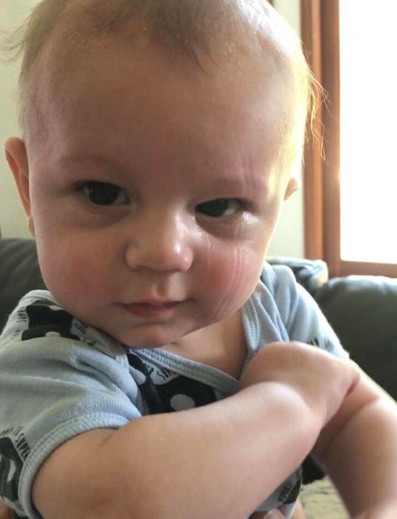 1. Sin mi je zaspao na ramenu i probudio se kao lik iz crtića