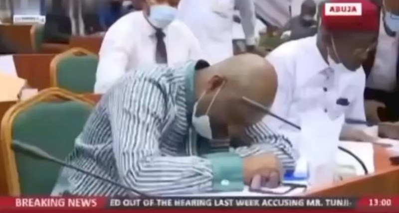 Nigerijskog zastupnika su u saboru optužili za korupciju, njegova bizarna reakcija obišla je svijet