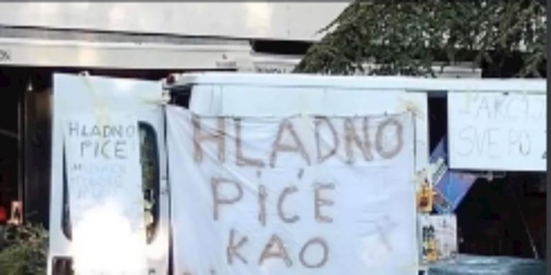 Natpis na kombiju u kojem prodaju piće nasmijao je cijeli Balkan, odmah ćete vidjeti zašto