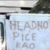 Natpis na kombiju u kojem prodaju piće nasmijao je cijeli Balkan, odmah ćete vidjeti zašto