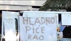 Natpis na kombiju u kojem prodaju piće nasmijao je cijeli Balkan, odmah ćete vidjeti zašto