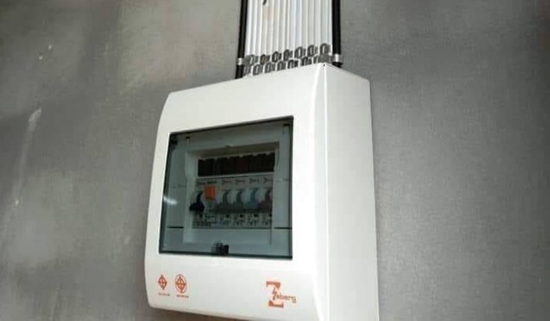 Fotka električnih kablova iz nečije kuće oduševila je ekipu na Fejsu, ovako nešto još niste vidjeli