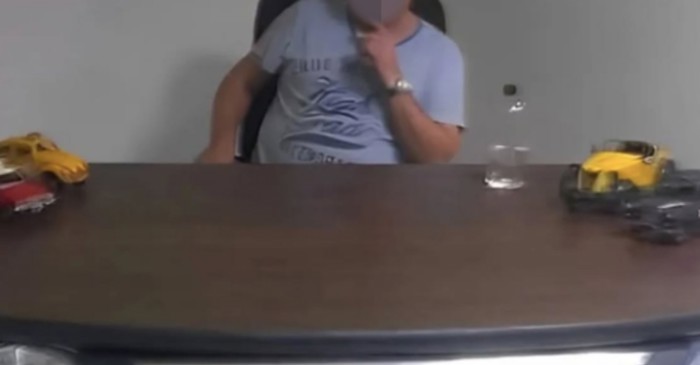 Tip iz Rumunjske dao je izraditi stol za ured, prasnut ćete u smijeh kad vidite kakav je