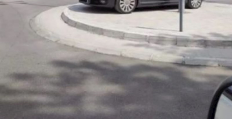 Suludi potez ovog vozača šokirao je cijelu regiju, nećete vjerovati kad vidite gdje je parkirao auto