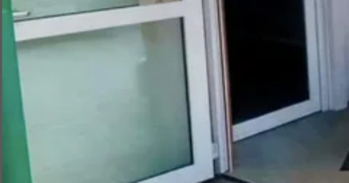 Ulaz u jednu zgradu na Balkanu izazvao je salve smijeha na mrežama, prizor je urnebesan