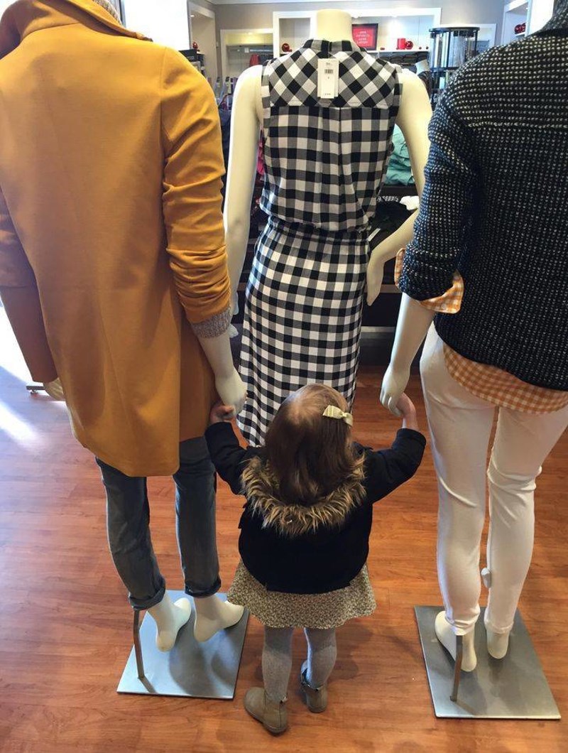 5. Moja kćer se zabunila i za ruku primila lutke iz dućana