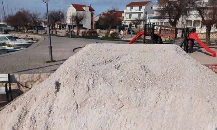 Znak zabrane snimljen negdje u Dalmaciji nasmijao je cijelu zemlju, odmah će vam biti jasno zašto
