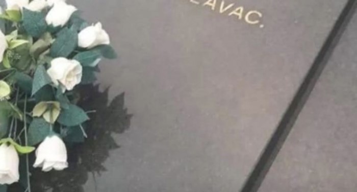 Natpis na nečijem grobu izaziva salve smijeha u cijeloj regiji, nešto bizarnije dugo niste vidjeli