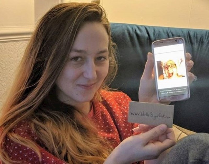 10. Sestra i ona međusobno se zovu najvećim šmokljanicama na svijetu. Sad su si zakupile domenu s tim imenom.