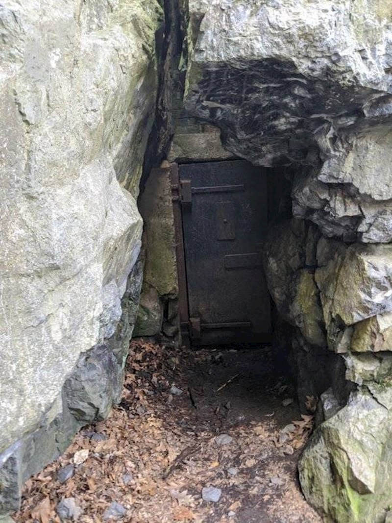 10. Napuštena tamnica u stijeni