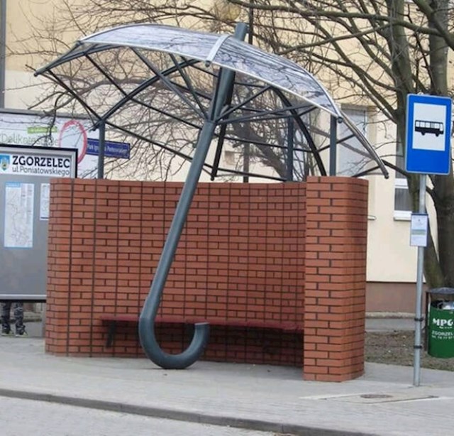 12. Kreativna nadstrešnica na jednoj autobusnoj stanici