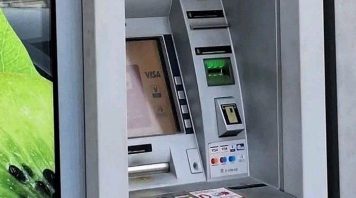 Ljudi su stali fotkati ovaj bankomat u Imotskom, sve će vam biti jasno kad vidite poruku iznad
