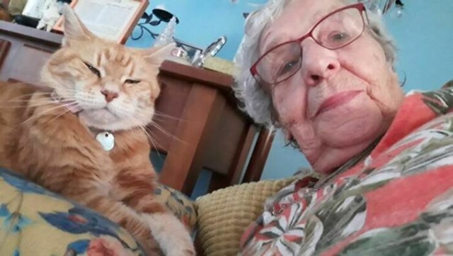 9. Moja 93-godišnja baka i njezina 23-godišnja maca