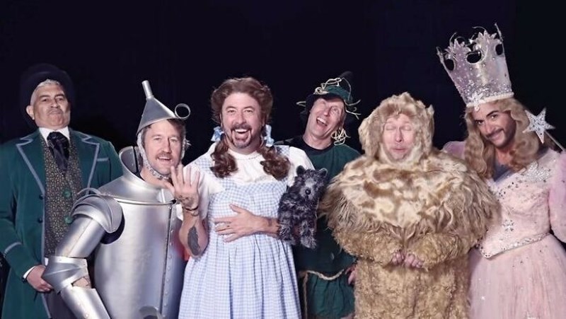 1. Foo Fightersi kao likovi iz Čarobnjaka iz Oza