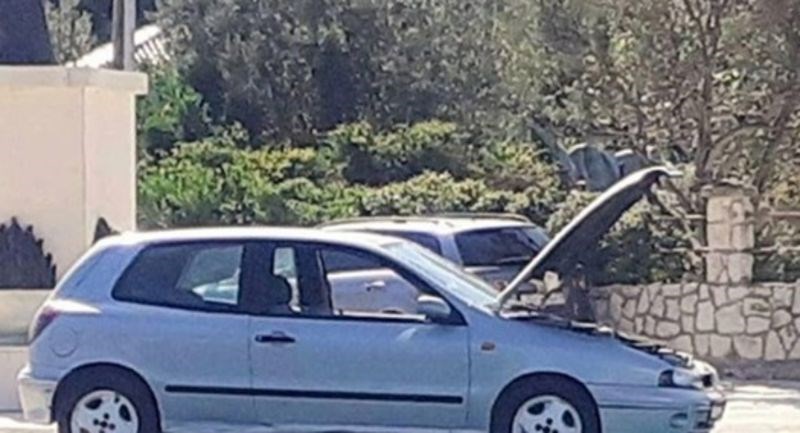 Urnebesna scena iz Dalmacije nasmijala je cijelu Hrvatsku, morate vidjeti kako tip popravlja auto