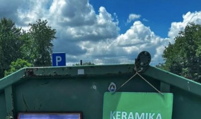 Netko je u jednom reciklažnom dvorištu uočio totalno čudan predmet, prizor je nasmijao cijelu zemlju