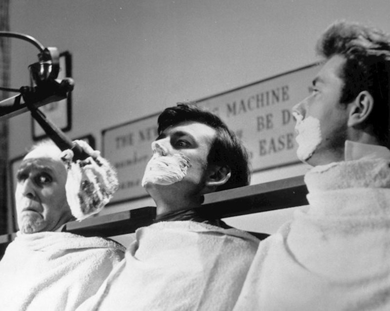 Nepovjerenje je više nego očito...😂