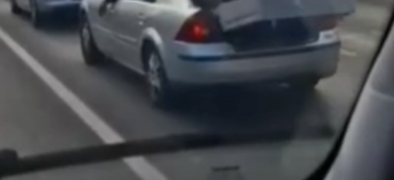 Netko je u Heinzelovoj ulici snimio totalno bizarnu situaciju u prometu, ovo se ne viđa svaki dan