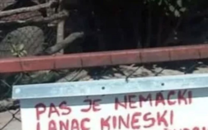 Obavijest u nečijem dvorištu izazvala je salve smijeha u cijeloj regiji, odmah ćete vidjeti zašto