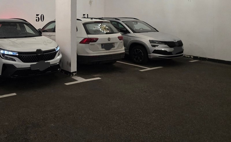 Netko je odlučio malo urediti podzemnu garažu, fotka nesvakidanjih detalja odmah je postala hit