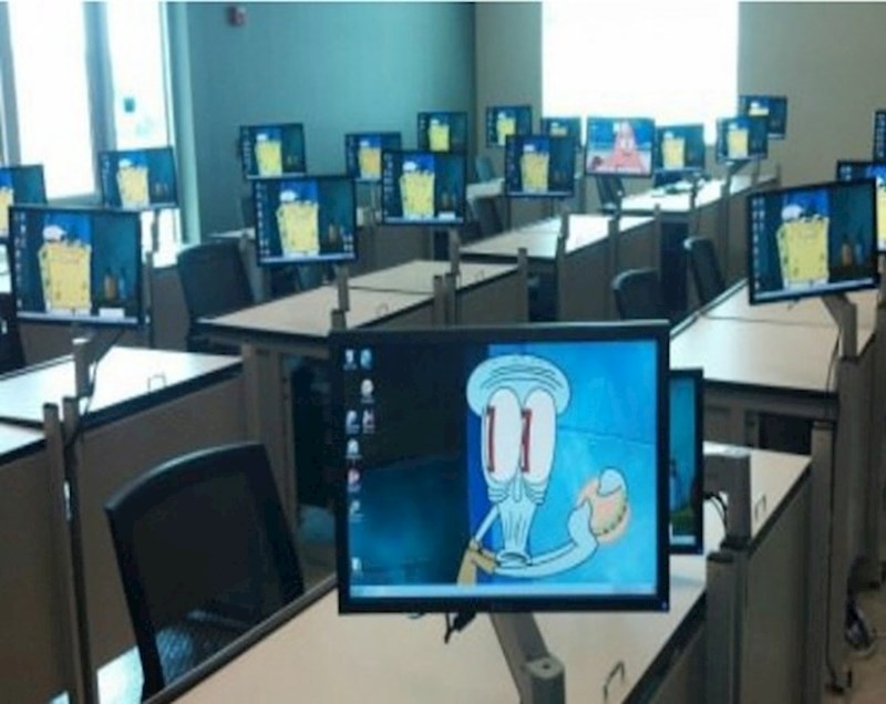 Ušli su u ured i ugledali ovo. Jednom radniku je očito bilo jako dosadno...