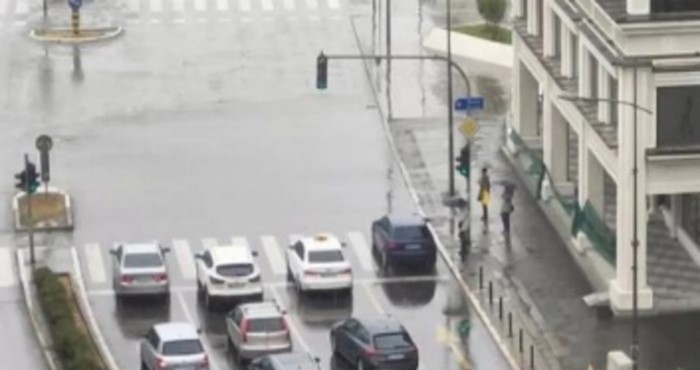 Netko je na cesti u Novom Sadu snimio suludi prizor, fotka je odmah postala viralni hit