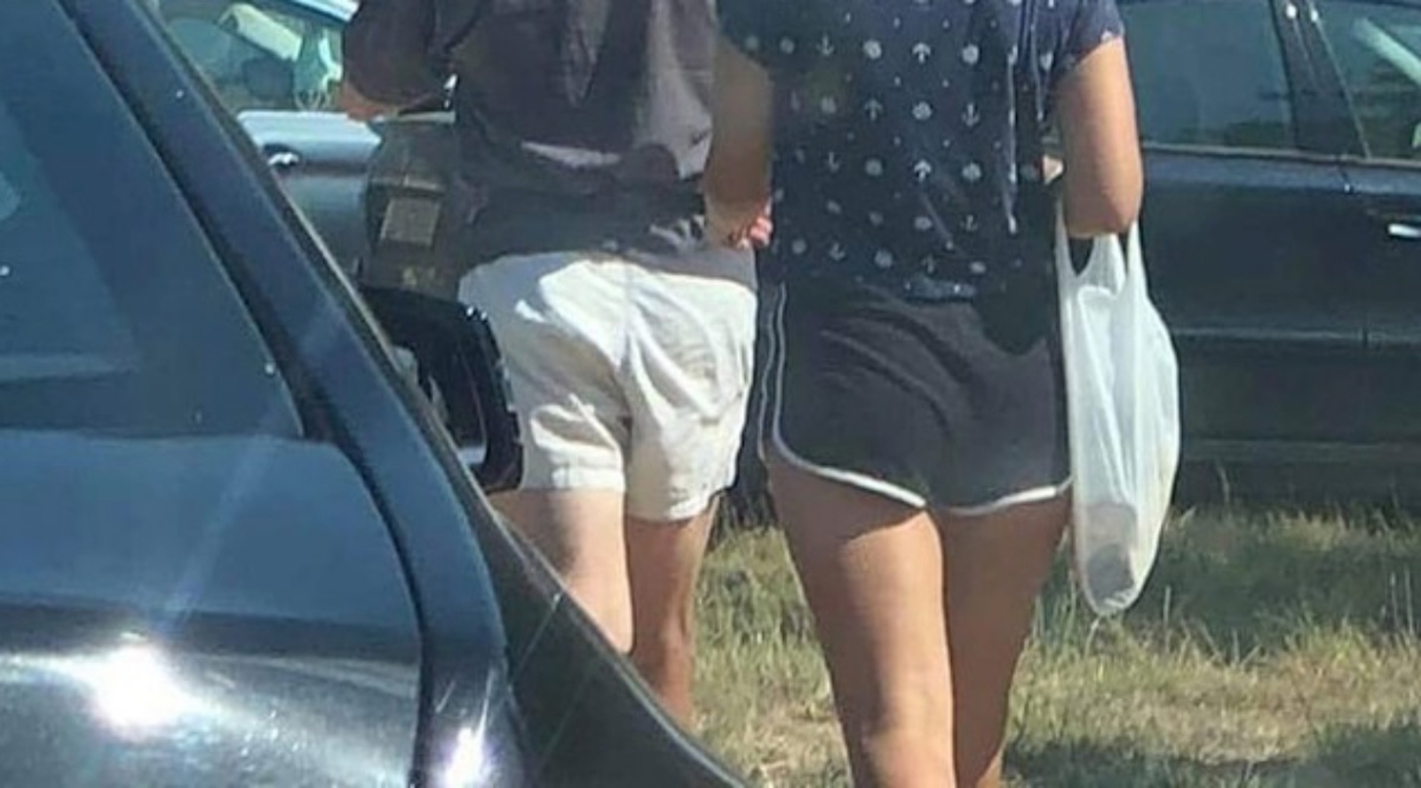 Netko je u Dalmaciji snimio turista koji se na bizaran način zaštitio od sunca, prizor je urnebesan