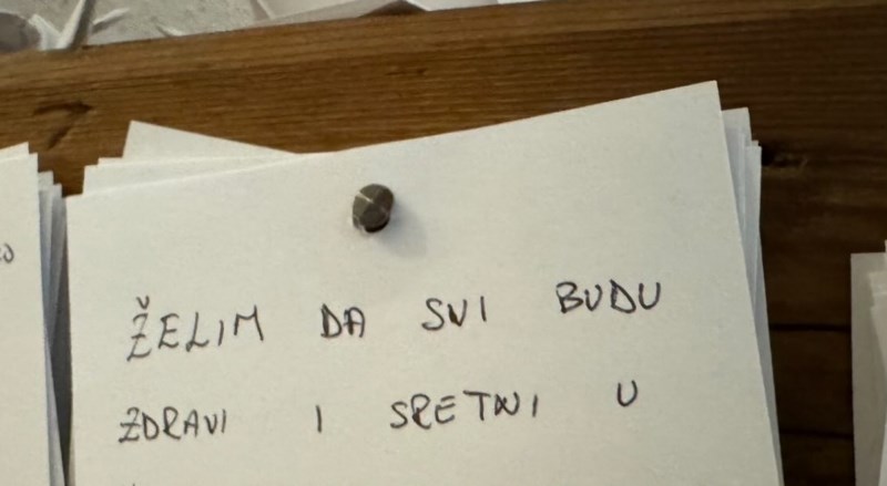 Učenik je na karticu napisao svoje najveće životne želje, morate vidjeti što je na kraju dodao