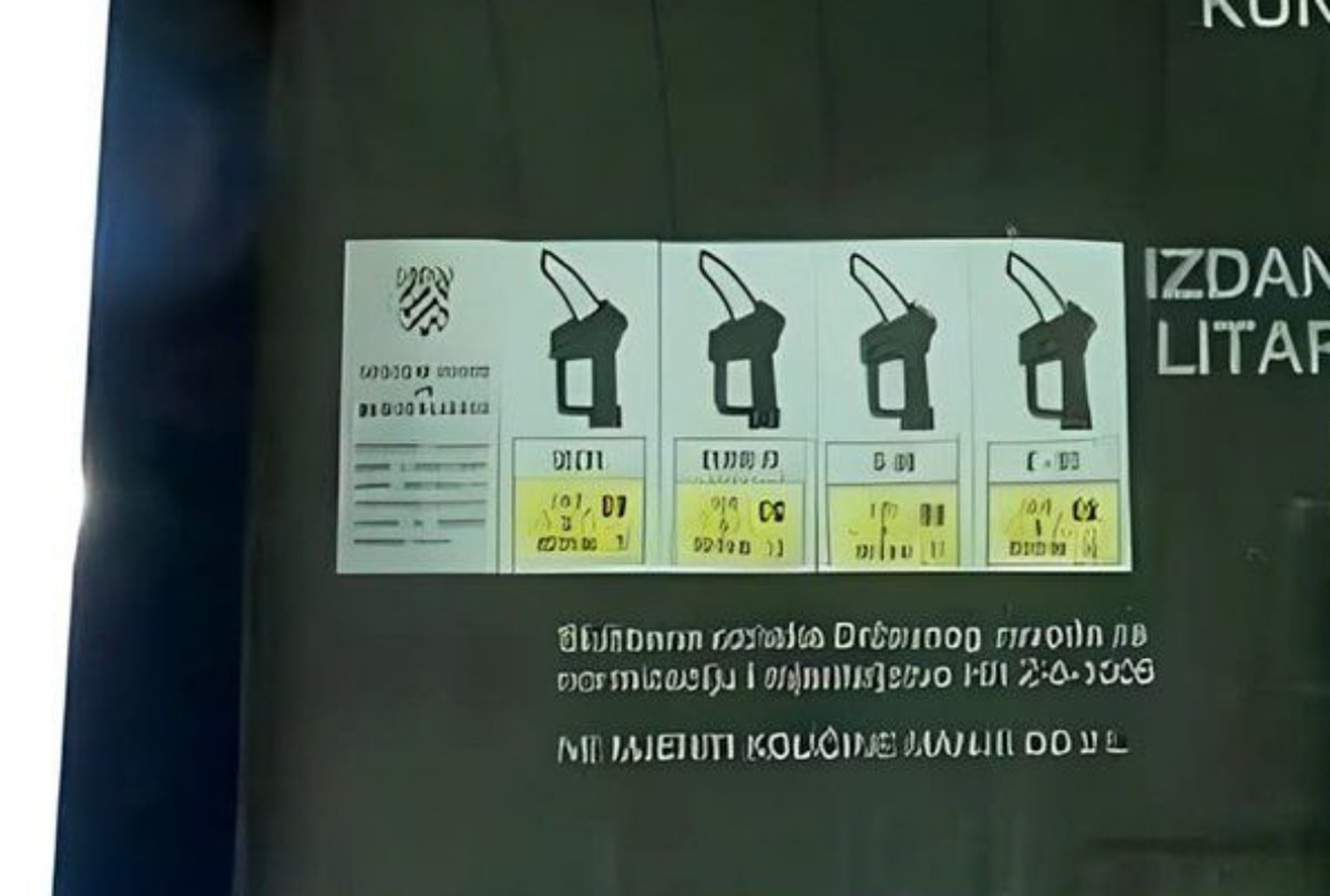 Na benzinskoj postaji u Dalmaciji osvanula je urnebesna obavijest, odmah ćete vidjeti zašto je hit