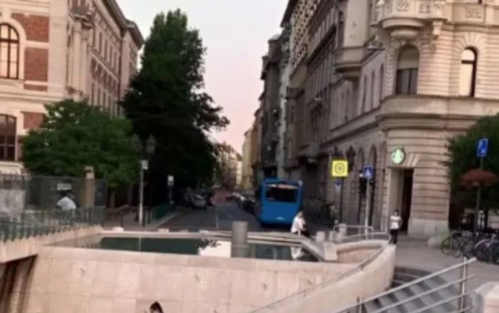 Prizor iz Budimpešte nasmijao internet, morate vidjeti gdje se tip odlučio rashladiti usred vrućina