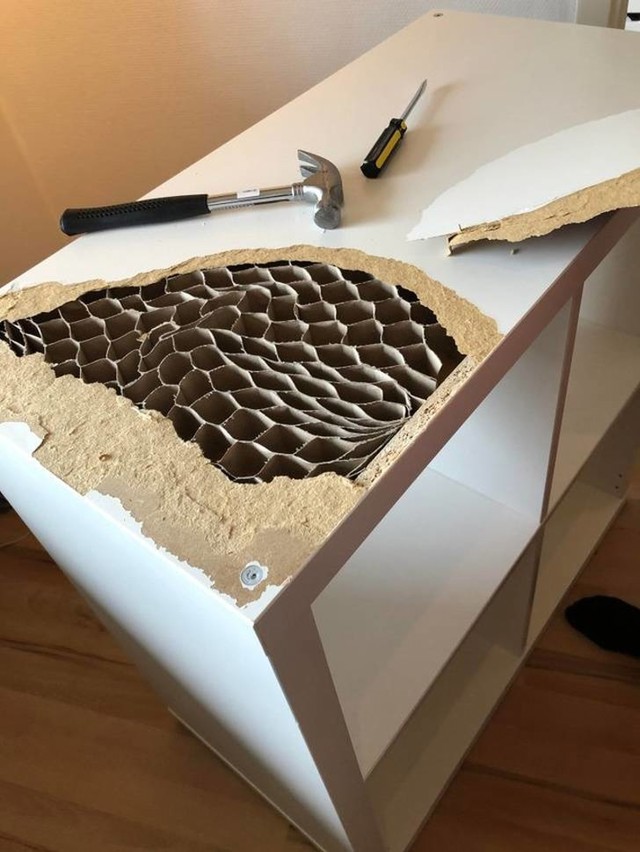 12. Unutrašnjost IKEA-ine police za knjige