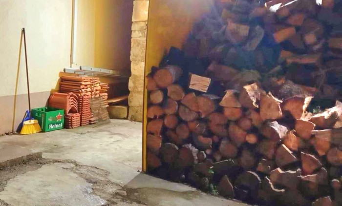 Urnebesan dodatak u nečijem dvorištu nasmijao je ekipu na Fejsu, morate vidjeti ovaj hit