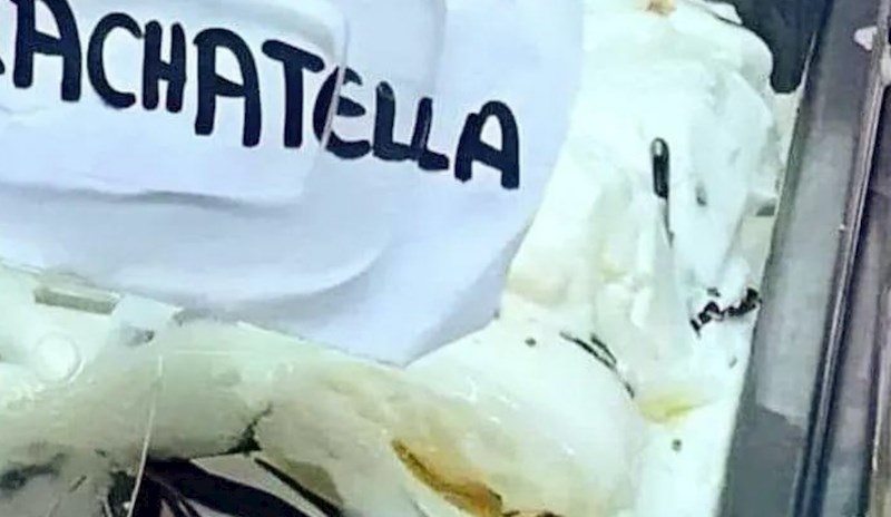 Netko je u jednoj slastičarni u Dalmaciji primijetio urnebesnu grešku, morate vidjeti ovaj hit