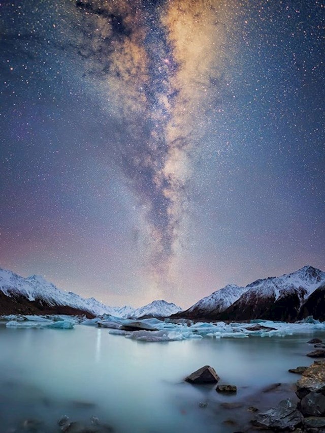 15. "Ledenjak Tasman i Mliječna staza iznad njega. Osjećao sam se kao da sam na drugom planetu kad sam fotografirao ovo."