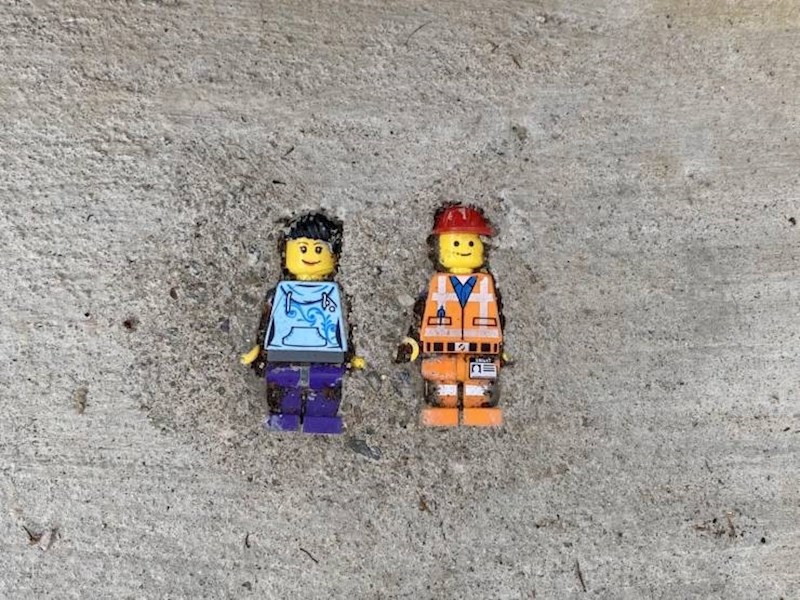 11. Pronašao sam legiće u betonu