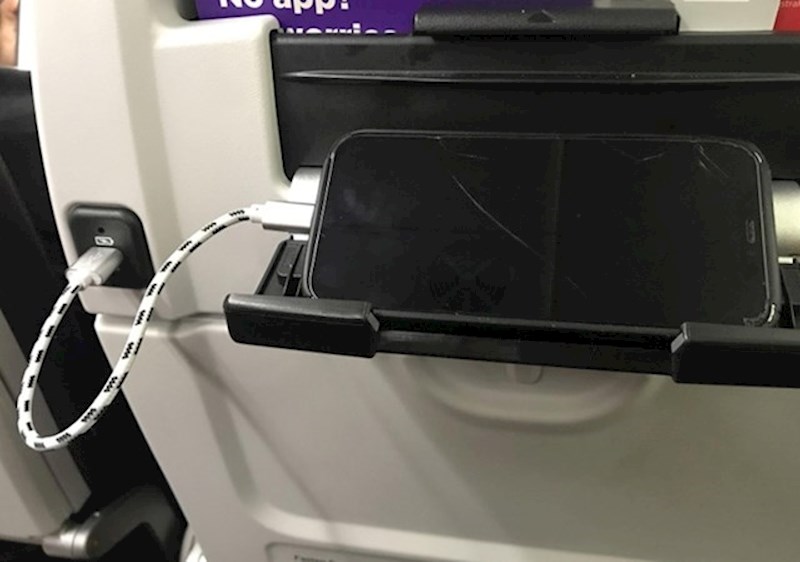 6. Jeftina zrakoplovna kompanija u Australiji na svakom sjedalu ima usb priključak i držač za tablete